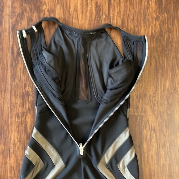 Windsor Bodycon Halter Dress - Picture 7 of 12
